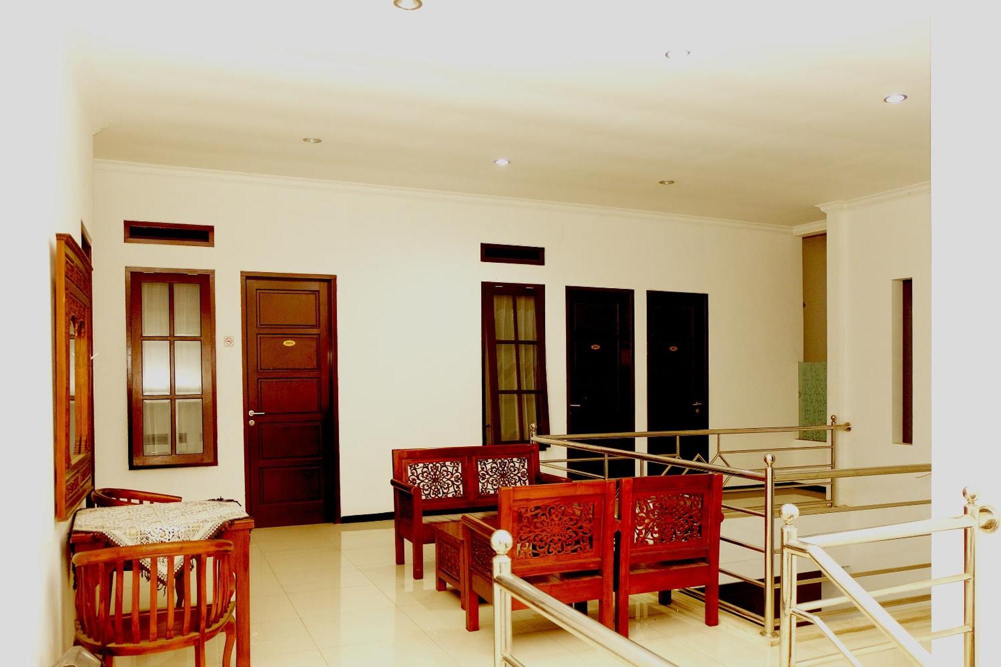 מאלאנג Oyo 350 D' Maktab Homestay Syariah מראה חיצוני תמונה