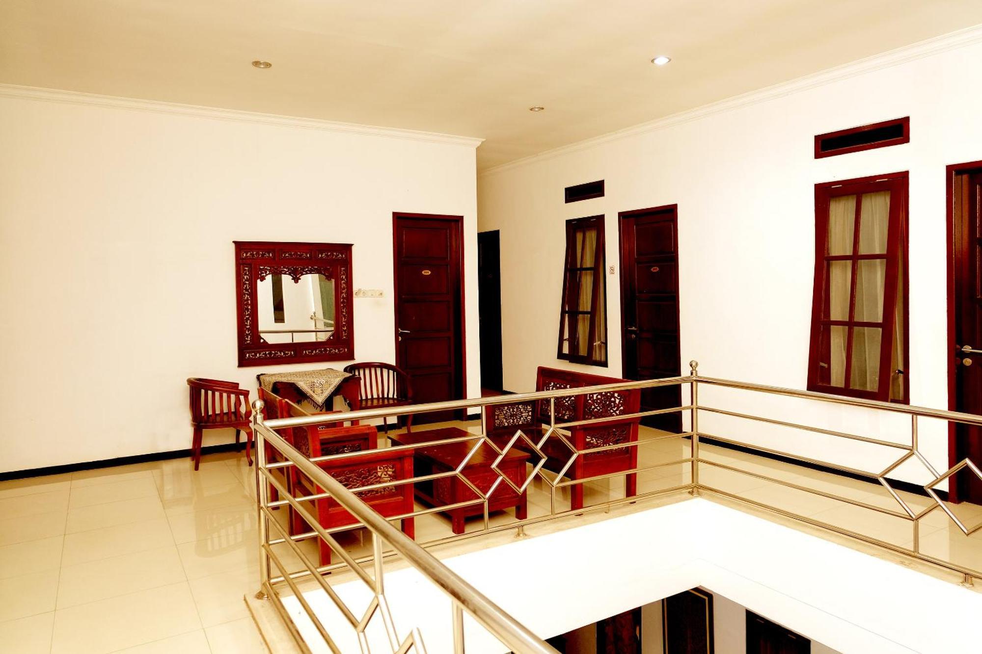 מאלאנג Oyo 350 D' Maktab Homestay Syariah מראה חיצוני תמונה